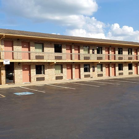 Americas Best Value Inn St. Marys Екстериор снимка