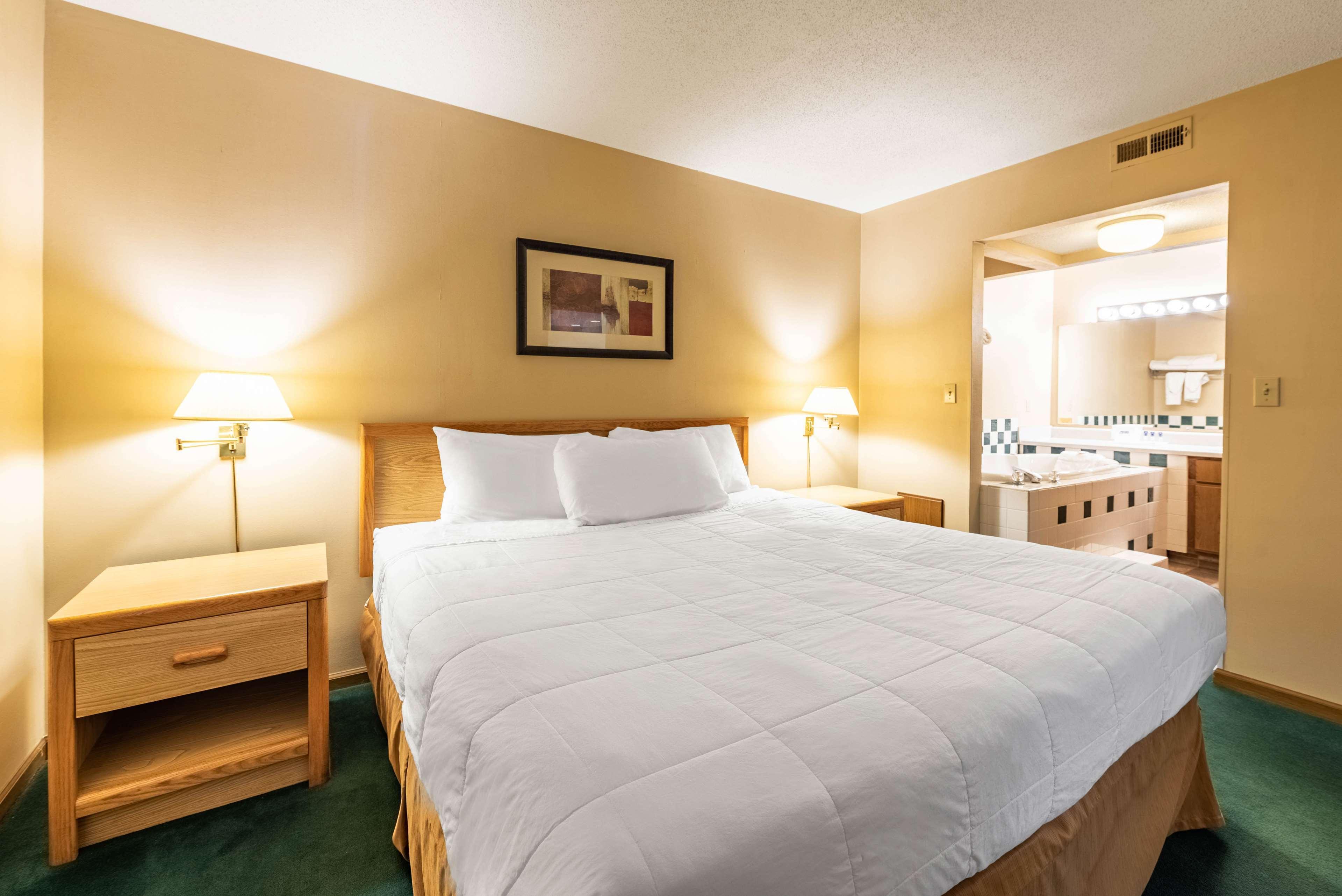 Americas Best Value Inn St. Marys Екстериор снимка