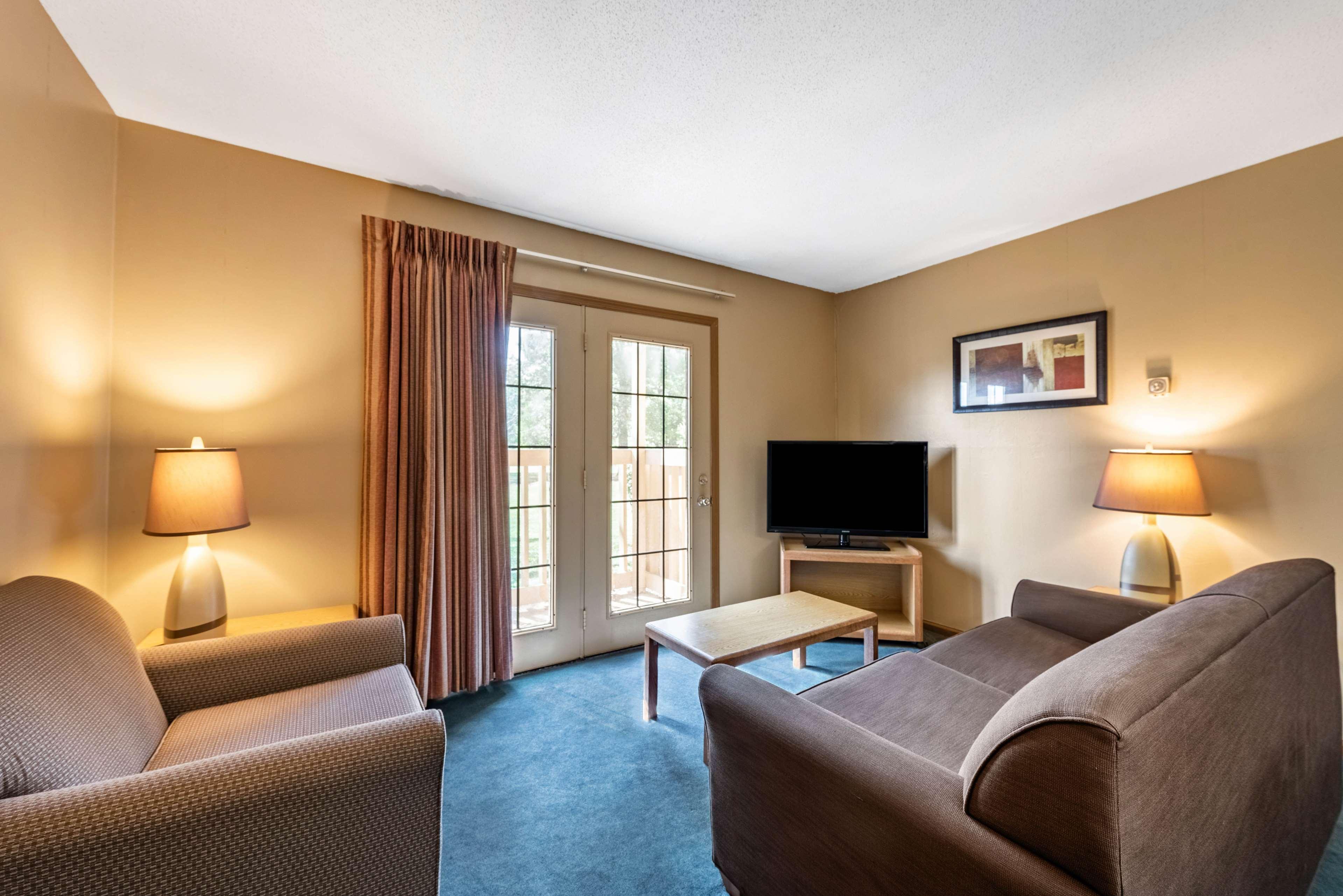 Americas Best Value Inn St. Marys Екстериор снимка