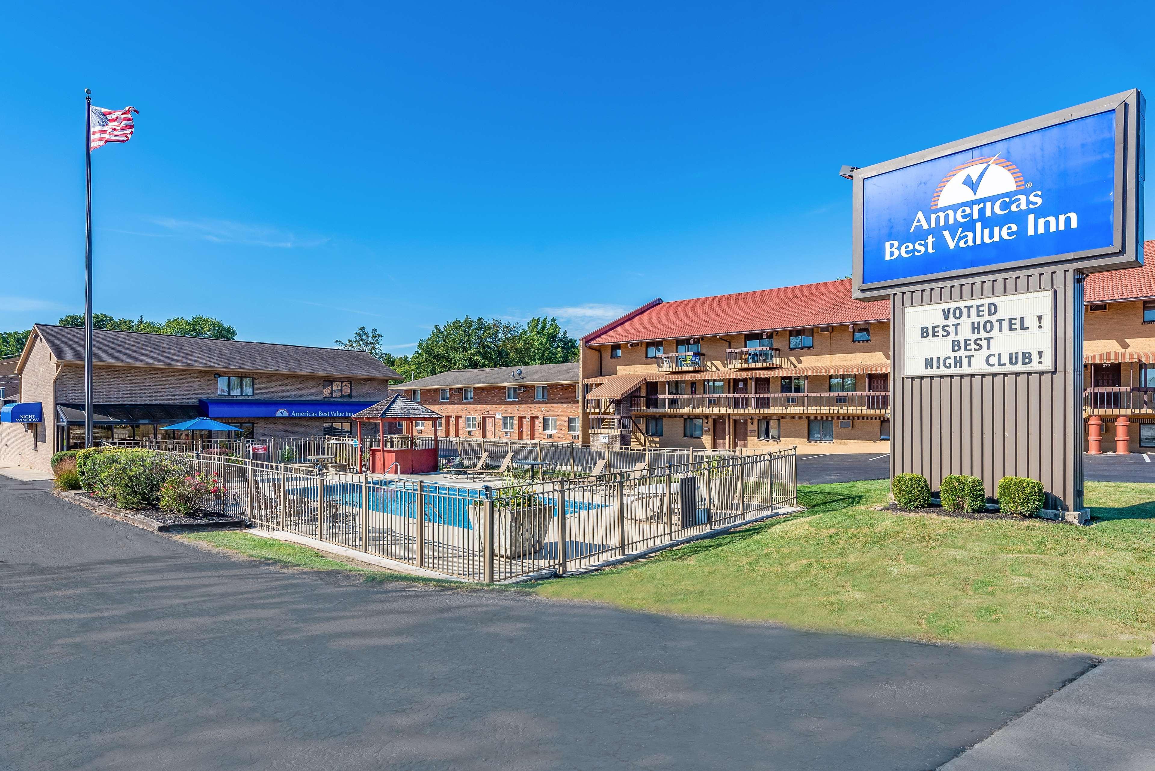 Americas Best Value Inn St. Marys Екстериор снимка