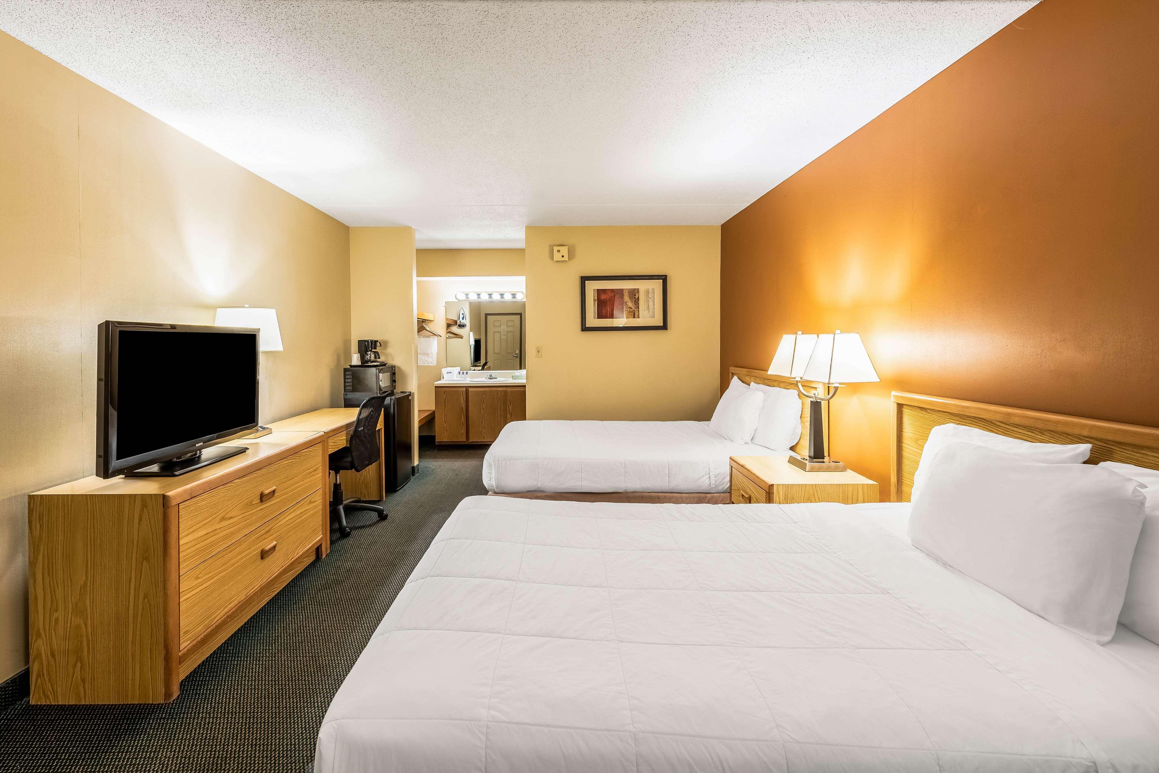 Americas Best Value Inn St. Marys Екстериор снимка